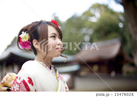 着物姿の女性 13476028