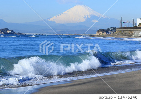 七里ヶ浜の渚から富士を望む 七里ヶ浜の渚から富士を望む 13476240