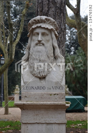 Monument to Leonardo da Vinci in Rome, Italy Monument to Leonardo da Vinci in Rome, Italy 13476592