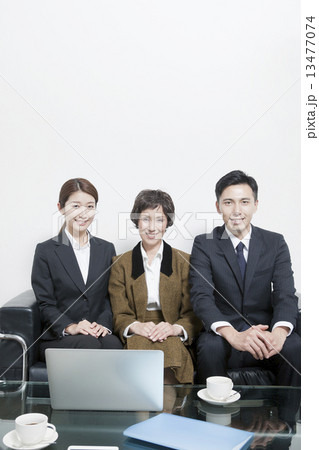 会社員 会社員 13477074