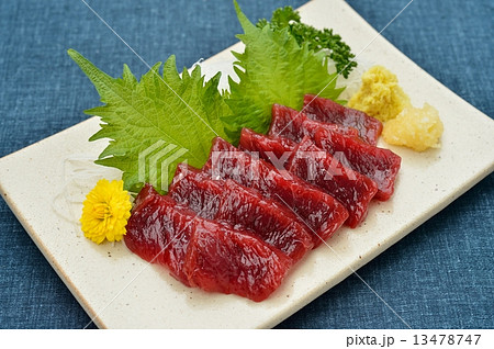 鯨のお刺身 ミンク鯨 の写真素材