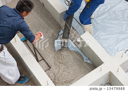 住宅建設　基礎工事 13479988