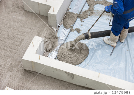 住宅建設　基礎工事 13479993