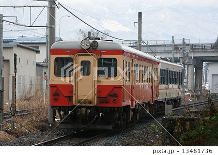 米坂線キハ52+キハ47 13481736