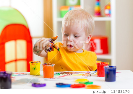 kid painting at home kid painting at home 13482176