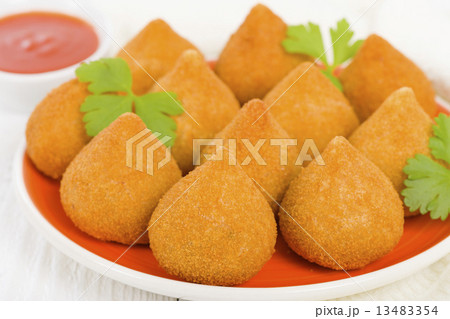 Coxinha de Galinha - Brazilian deep fried chicken snack  13483354