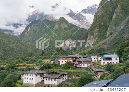 中国・雲南省徳欽 雨崩村 中国・雲南省徳欽 雨崩村 13485207