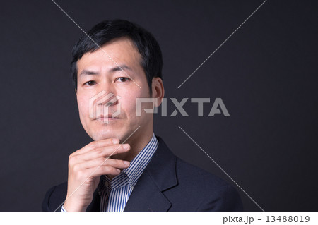 ビジネスマン 13488019