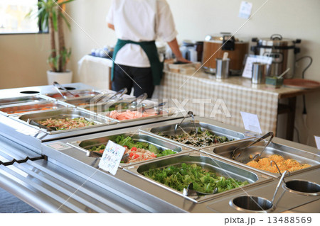 ビュッフェ 13488569