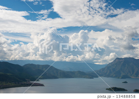 中国・雲南省麗江　濾沽湖 13488858