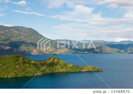 中国・雲南省麗江　濾沽湖 13488870