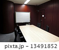木目調の役員用会議室 13491852