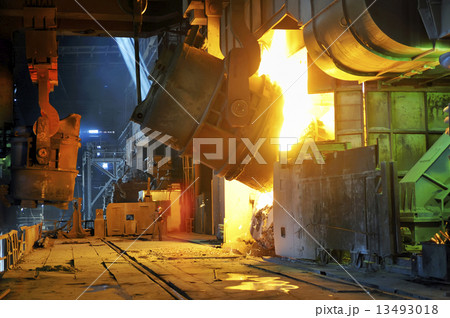 Pouring of liquid metal inside of plant 13493018