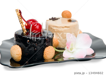 Cake with white and dark chocolate Cake with white and dark chocolate 13494602