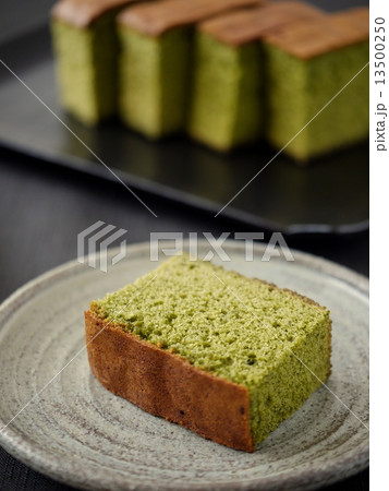 抹茶カステラ カットバージョン(縦位置) 抹茶カステラ カットバージョン(縦位置) 13500250