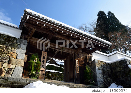 雪の三千院御殿門 雪の三千院御殿門 13500574