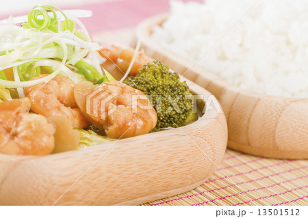 Prawns with Ginger and Spring Onion served with steamed rice 13501512
