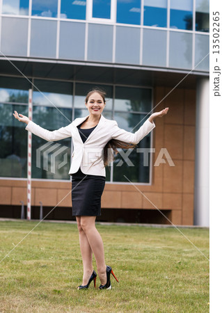 Businesswoman Businesswoman 13502265
