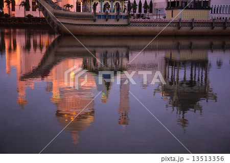 ASIA BRUNEI DARUSSALAM 13513356