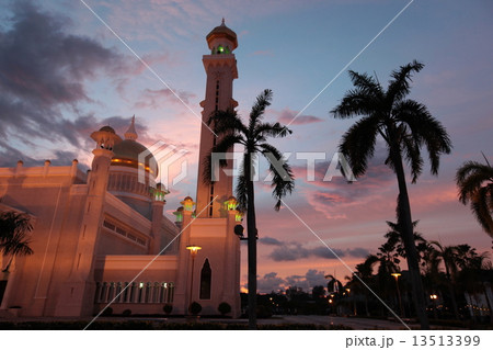 ASIA BRUNEI DARUSSALAM 13513399