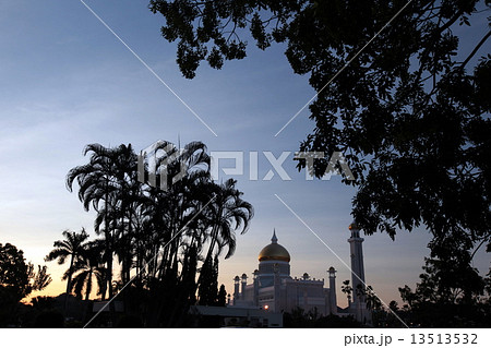 ASIA BRUNEI DARUSSALAM 13513532