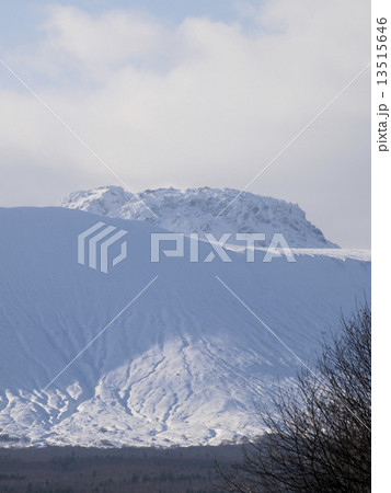 樽前山溶岩ドーム(冬・縦) 樽前山溶岩ドーム(冬・縦) 13515646