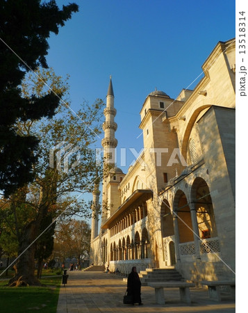 イスタンブールの回教寺院シュレイマニエ回教寺院外観 13518314