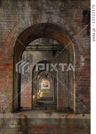 京都 南禅寺レンガのトンネルの写真素材