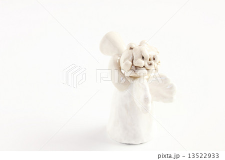 ラッパを吹く天使（陶器　横　斜め後ろ） 13522933