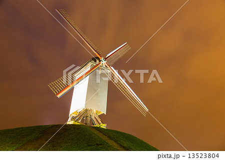 ブルージュの風車 13523804