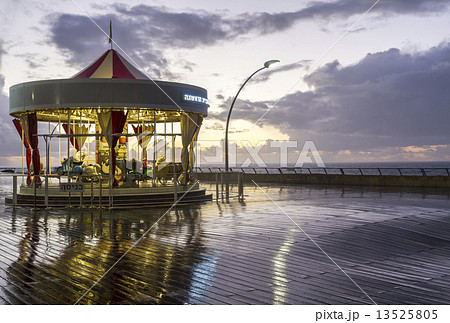 Retro carousel . 13525805