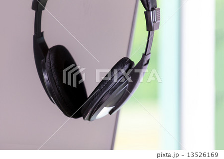 Earphones Earphones 13526169