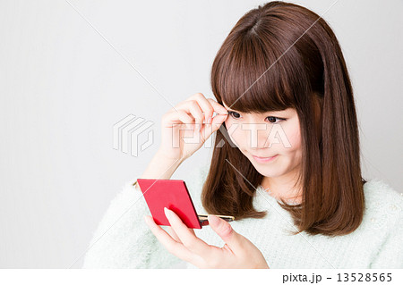 まつげイメージ 13528565