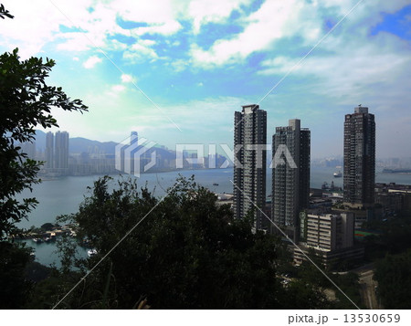 Hong Kong building and nature 13530659
