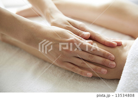 マッサージ 13534808