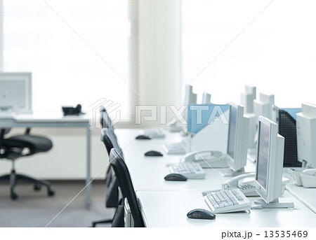 ビジネスシーン ビジネスシーン 13535469