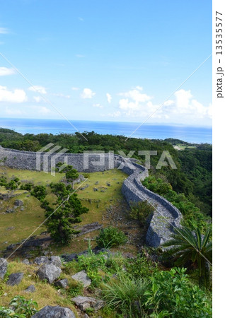 今帰仁城・主郭外側の石垣(沖縄県国頭郡今帰仁村) 今帰仁城・主郭外側の石垣(沖縄県国頭郡今帰仁村) 13535577
