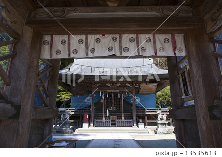 楼門より宮原両神社拝殿 楼門より宮原両神社拝殿 13535613
