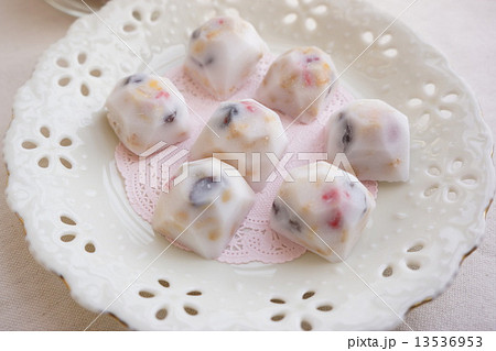 ココナツオイルキューブ 13536953