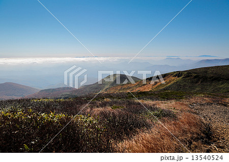 栗駒山の天狗平からの景色 13540524
