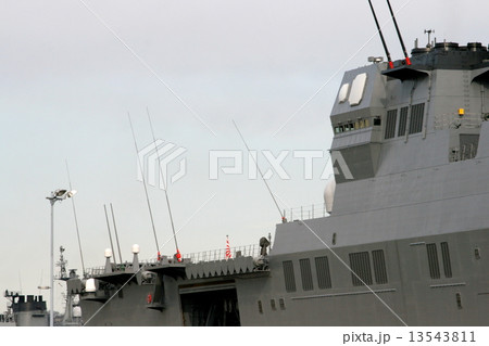 護衛艦「ひゅうが」の入港風景 護衛艦「ひゅうが」の入港風景 13543811