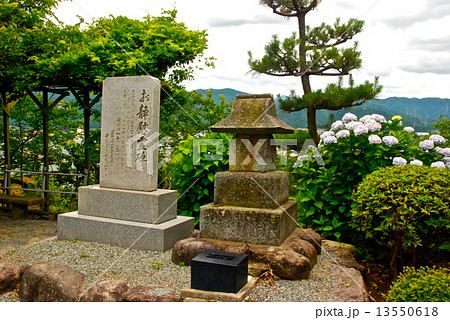 お静慰霊碑（丸岡城／福井県坂井市丸岡町霞町） 13550618