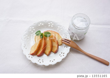 ココナツオイルの焼きりんご 13551165