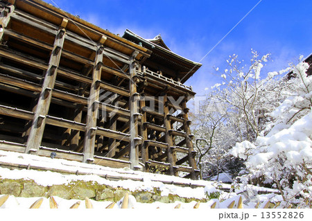 雪の清水寺 13552826