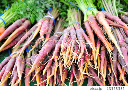 新鮮なニンジン 13553585