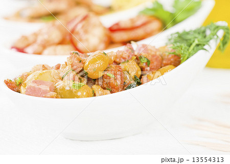 Habas Con Chorizo - Broad beans, chorizo and ham. Spanish Tapas  13554313