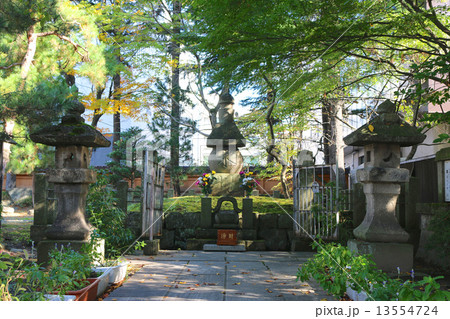 蒲生氏郷の墓(興徳寺) 蒲生氏郷の墓(興徳寺) 13554724