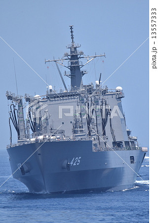 海上自衛隊 補給艦 ましゅうの写真素材