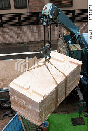 木造住宅の上棟  13559673