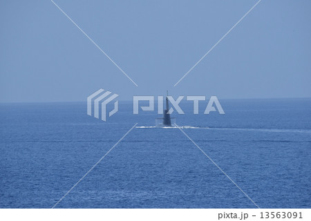 海上自衛隊 潜水艦浮上 13563091